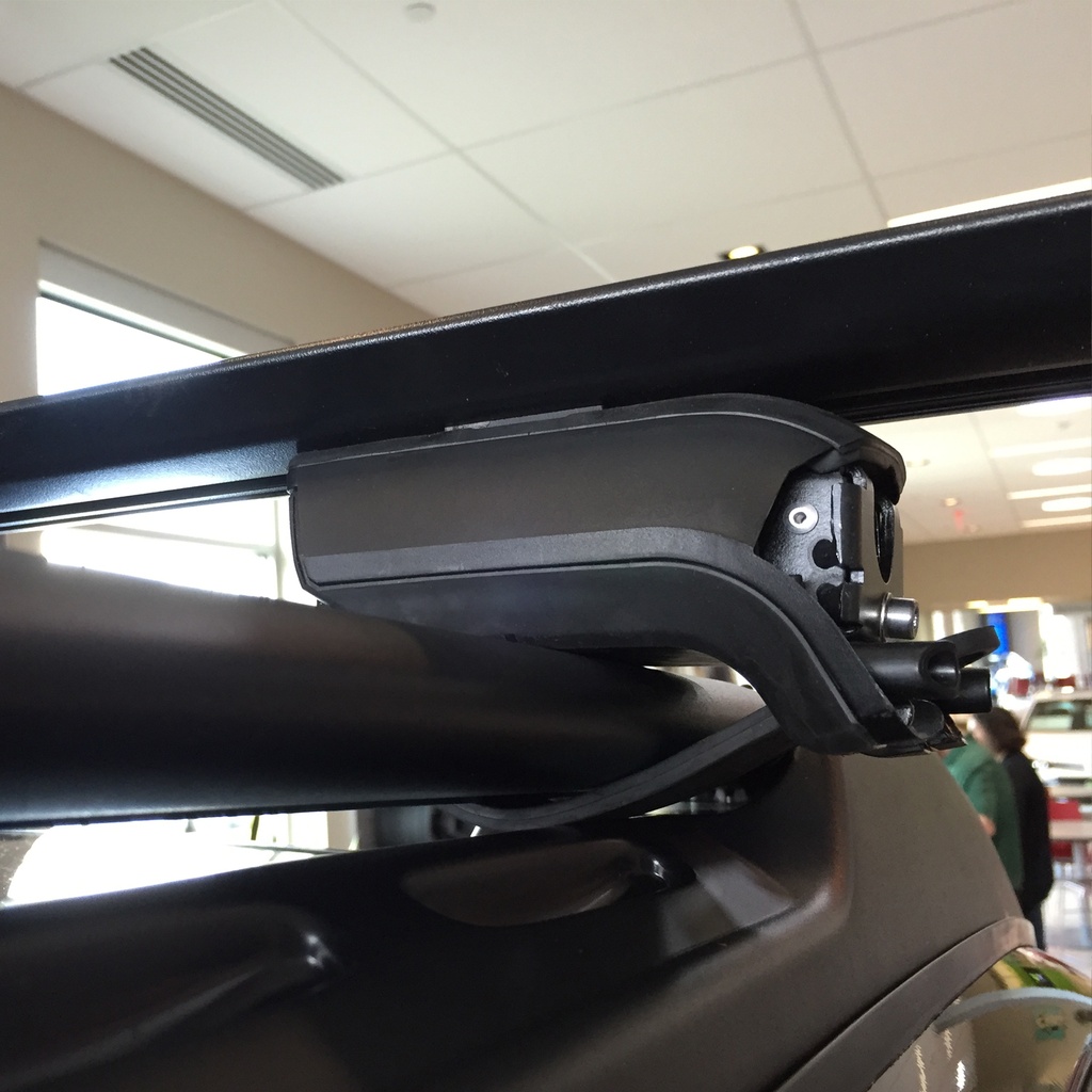 TACOMA 2016-2023 DOUBLE CAB (BARRAS LATERALES ELEVADAS) SILVER