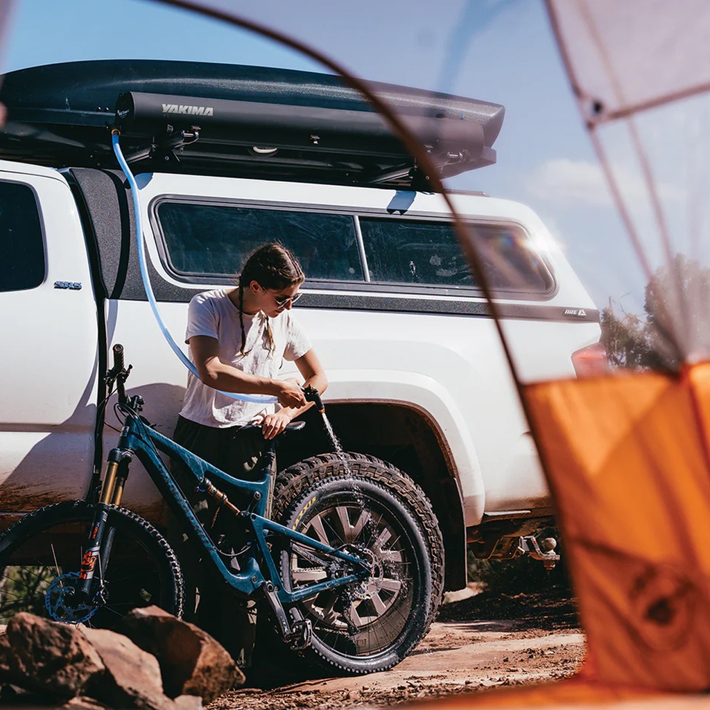 ALMACENAMIENTO PÓRTATIL DE AGUA YAKIMA ROADSHOWER